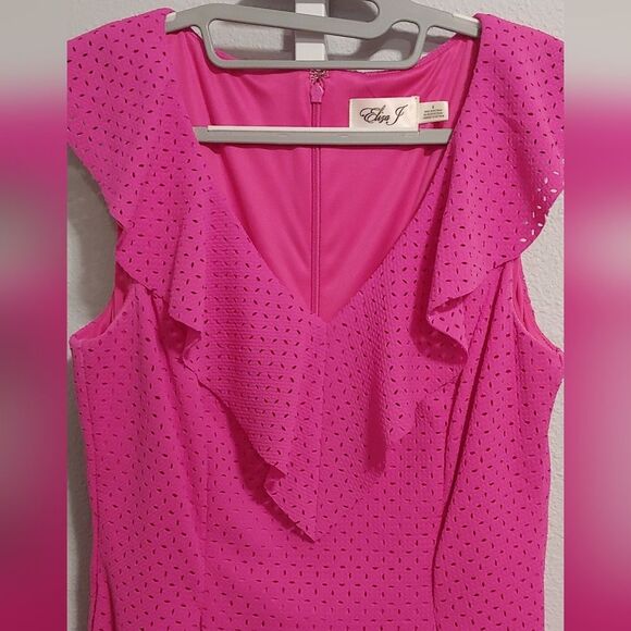 Eliza J Sleeveless Dress w Ruffle V-neck & Laser-cut Detail Sz 8 Hot Pink - Picture 3 of 9